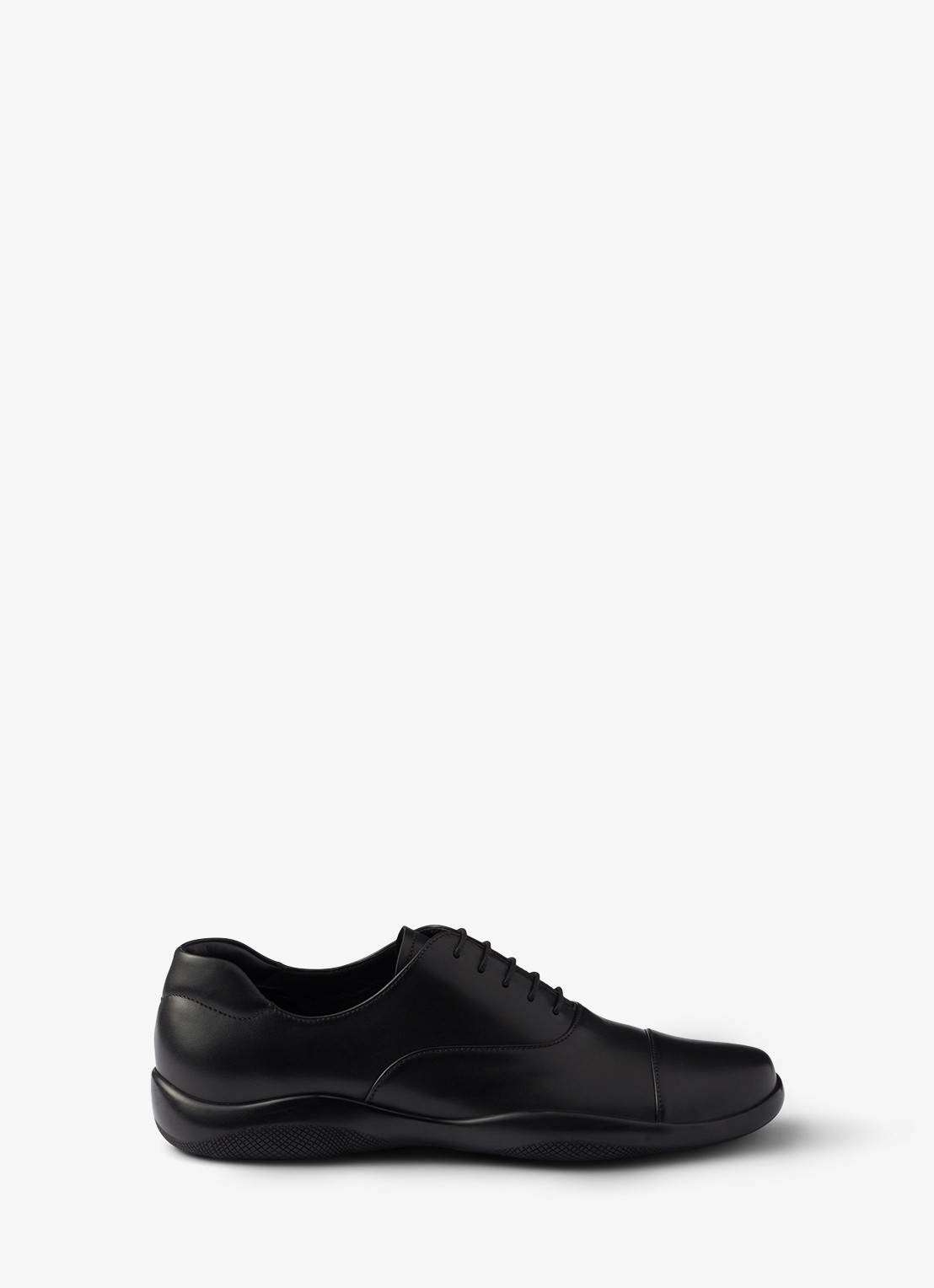 Prada Toblach veterschoen van leer - voorkant 2 zwart