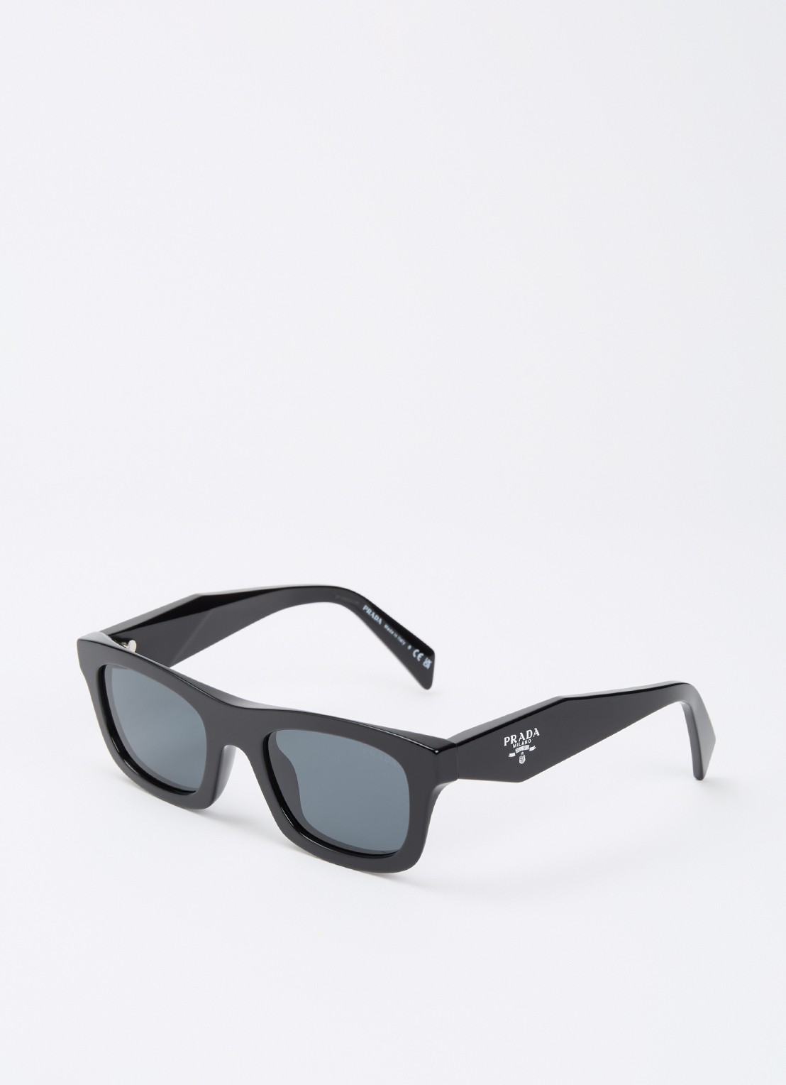 Prada Wayfarer zonnebril PR C06S - voorkant 4 zwart