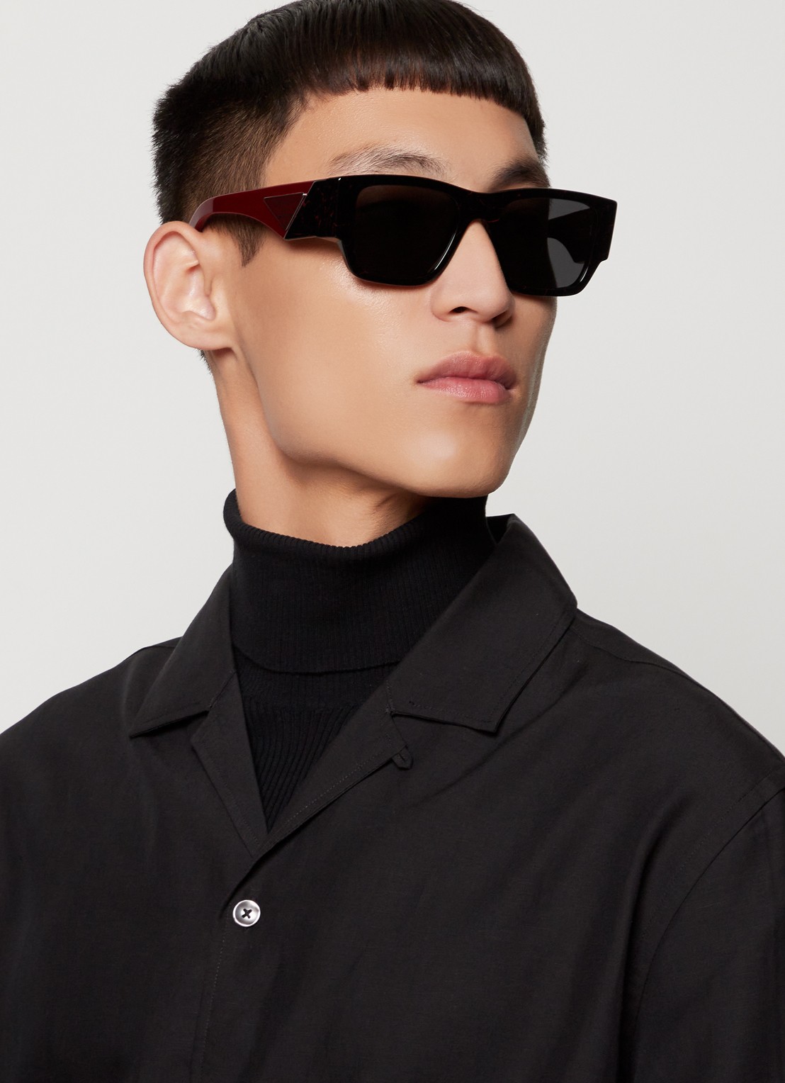 Prada Wayfarer zonnebril PR10ZS - voorkant 5 zwart