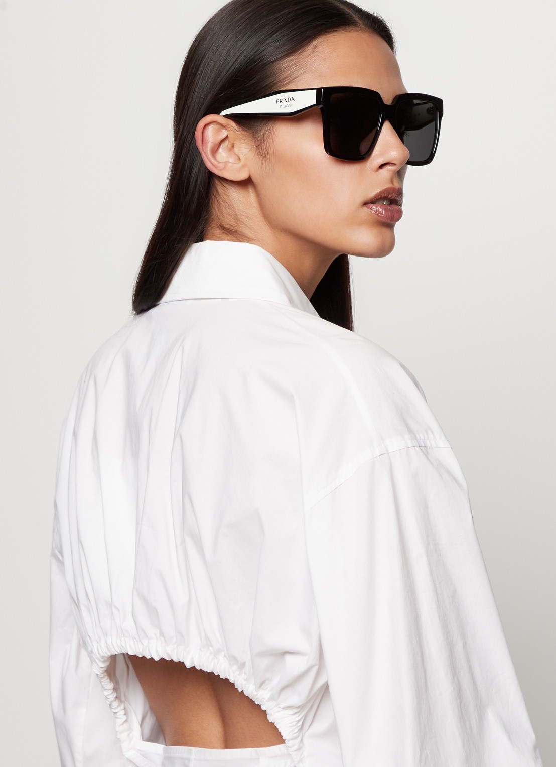 Prada Wayfarer zonnebril PR24Z - voorkant 5 zwart