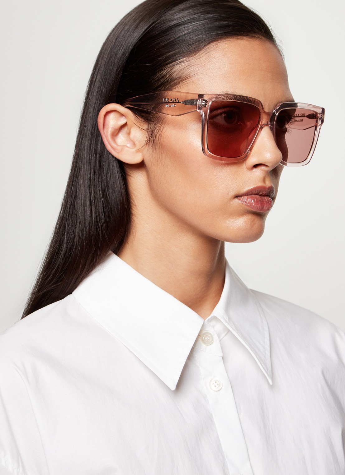 Prada Wayfarer zonnebril PR24ZS - voorkant 2 lichtroze
