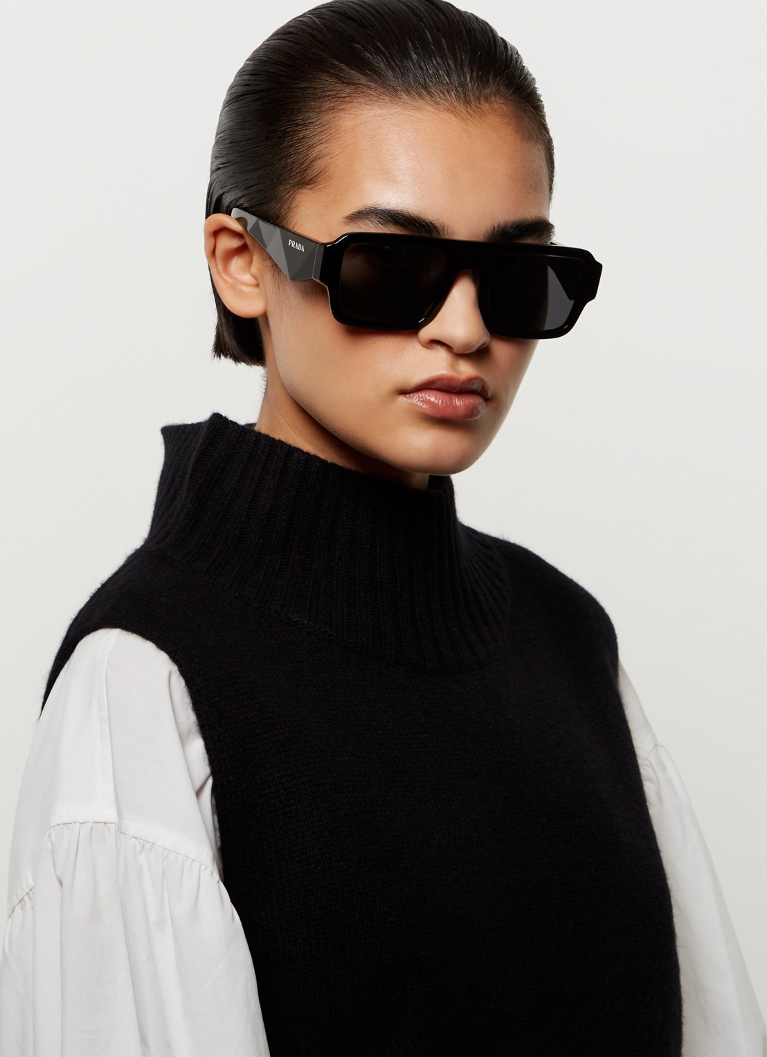 Prada Wayfarer zonnebril PRA05S - voorkant 5 zwart