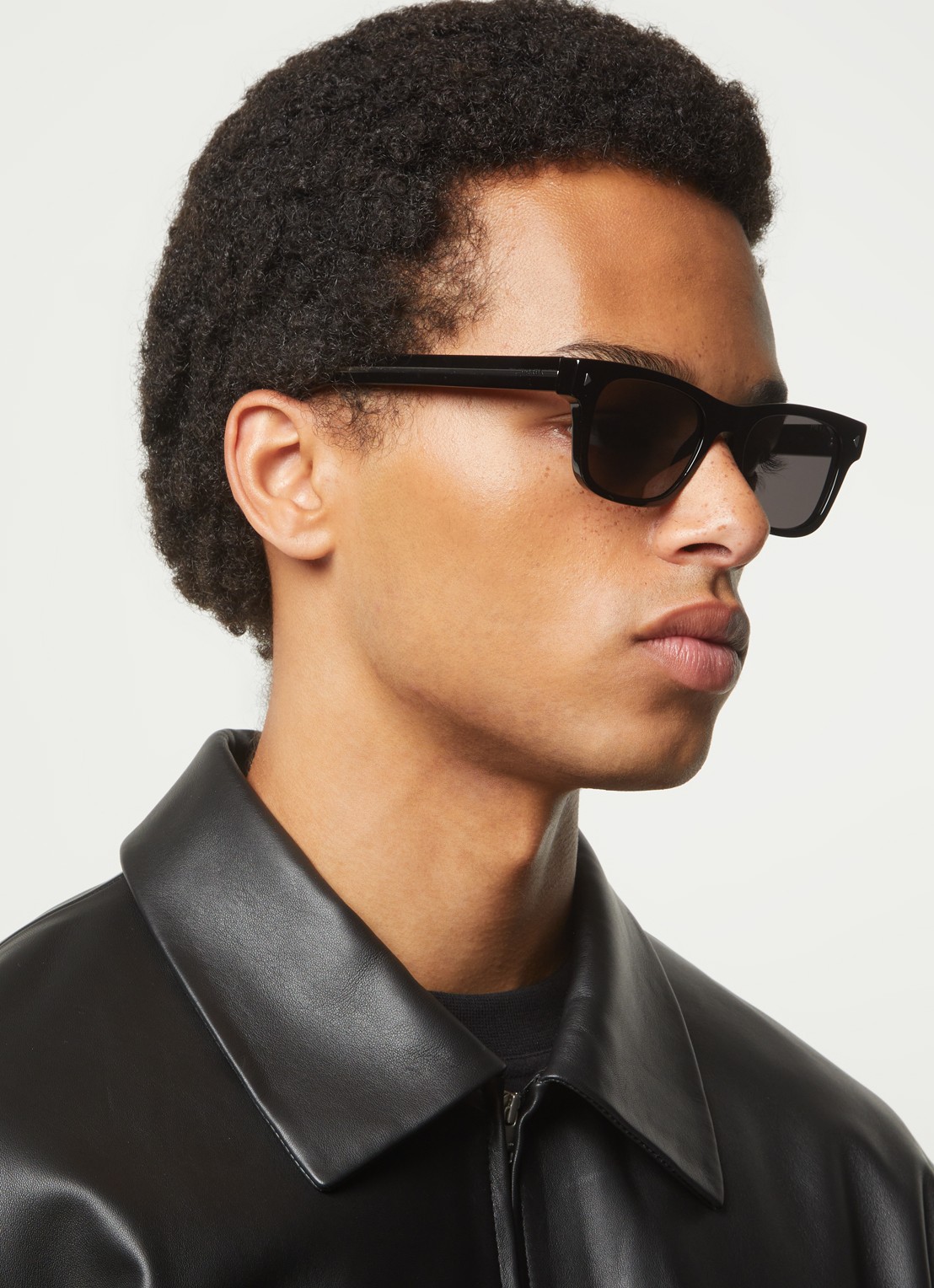 Prada Wayfarer zonnebril PRA17S - voorkant 2 zwart
