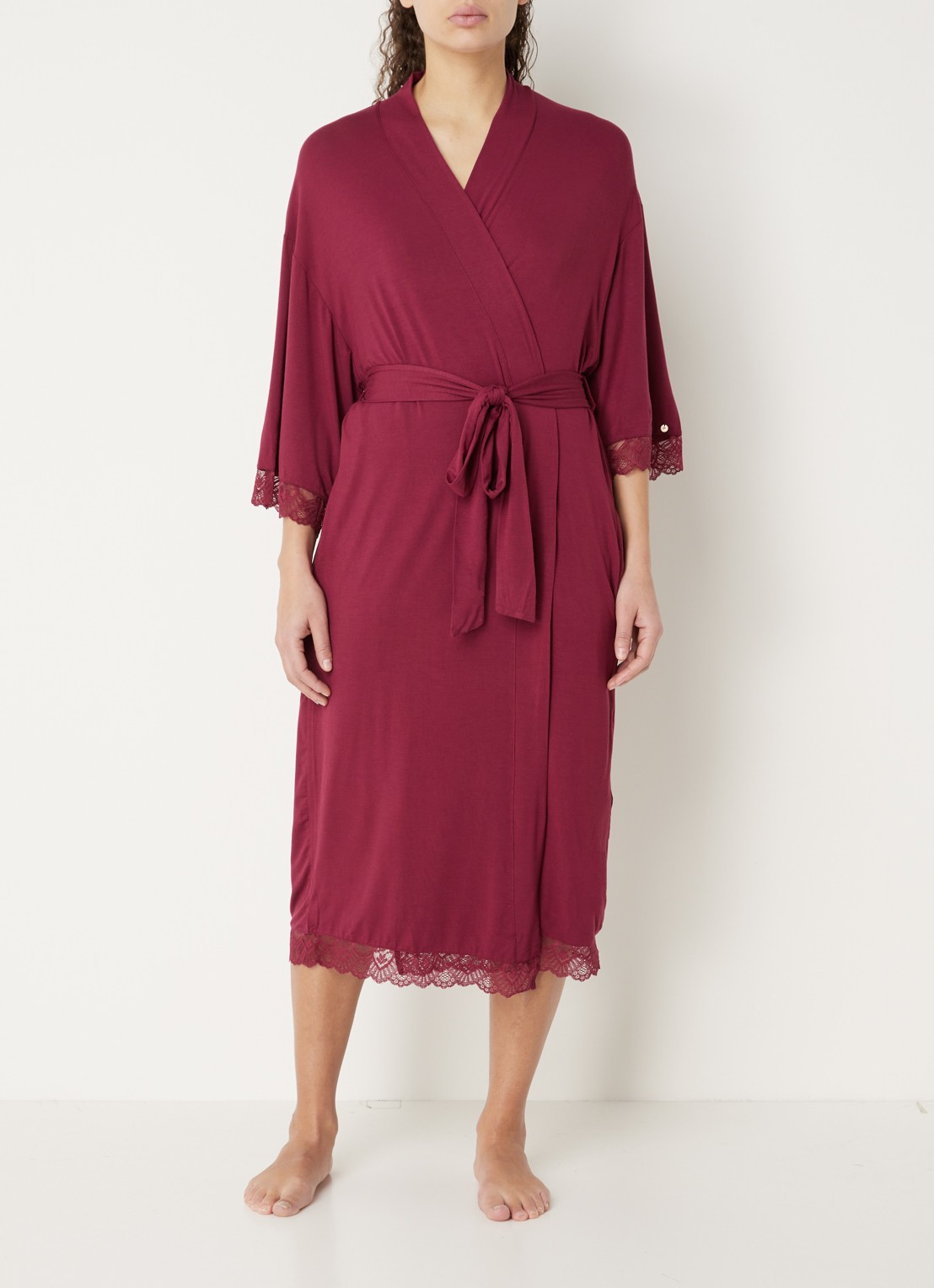 Pretty You Bamboo kimono met details van kant - voorkant 3 bordeauxrood