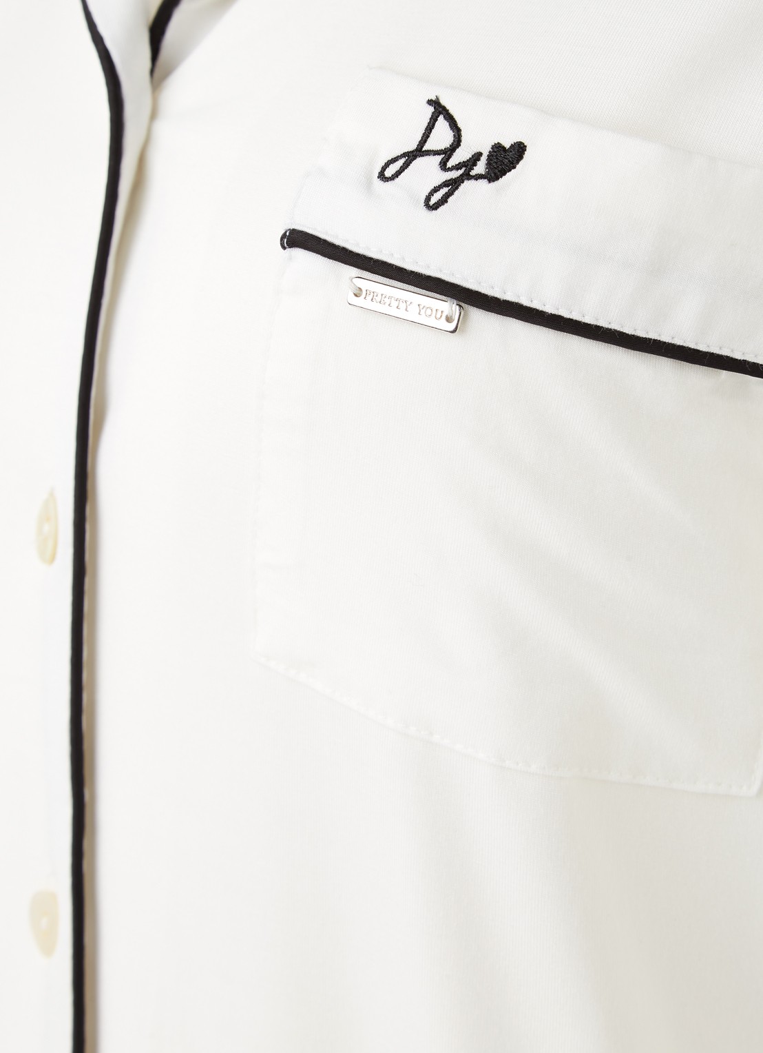 Pretty You Bamboo pyjamaset met contrasterende bies - detail 2 gebroken wit