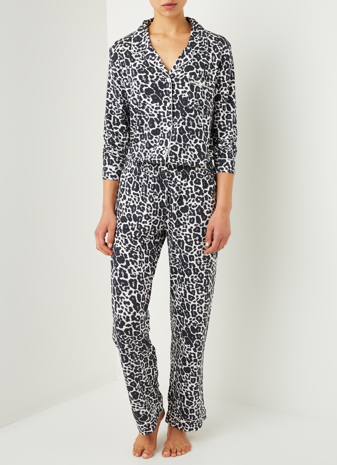 Pretty You Bamboo pyjamaset met contrasterende bies - detail donkergrijs