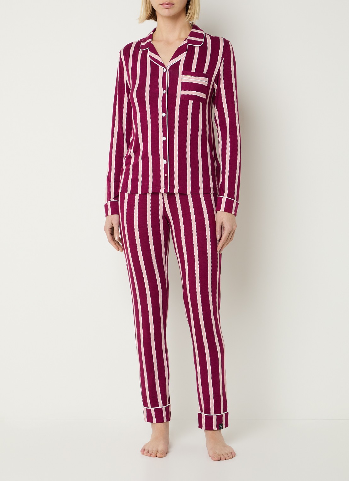 Pretty You Bamboo pyjamaset met contrasterende bies - detail 4 bordeauxrood