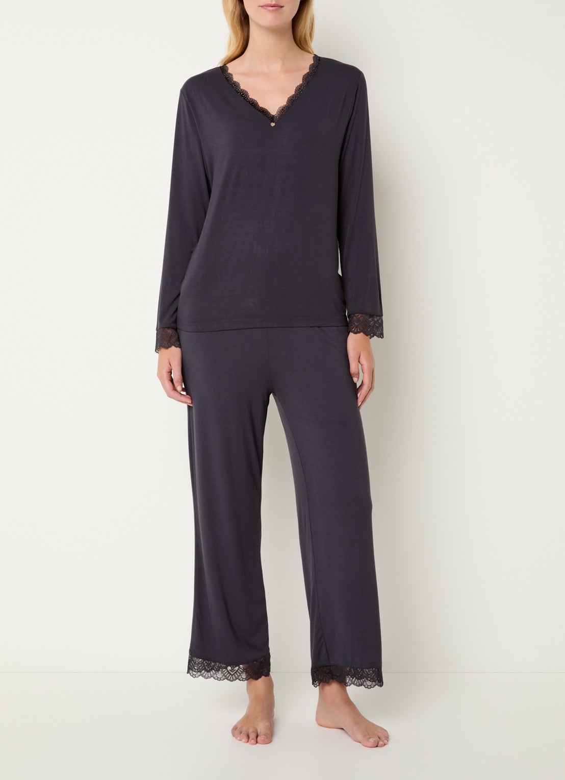 Pretty You Bamboo pyjamaset met details van kant - detail 2 antraciet