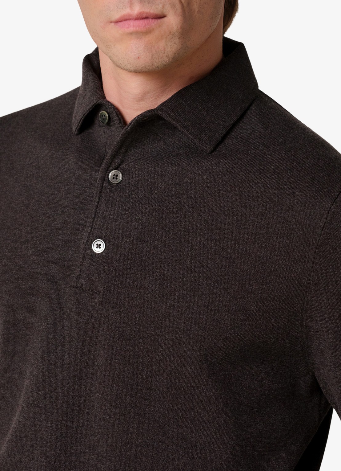Profuomo Fijngebreide trui in wolblend met polokraag - detail 3 donkerbruin