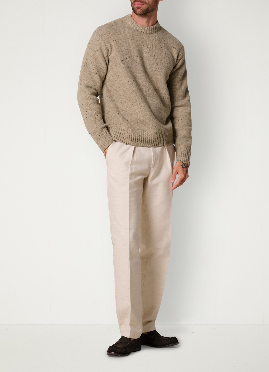 Profuomo Fijngebreide trui van wol met ronde hals - voorkant 2 beige