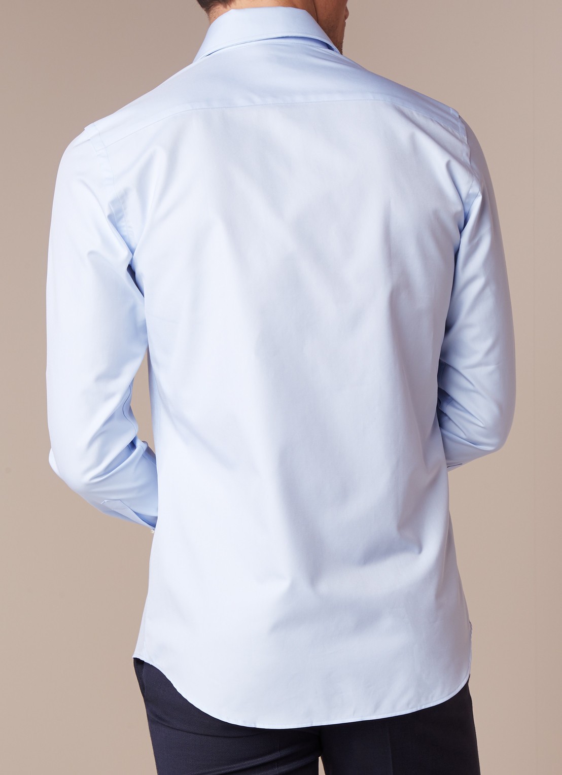 Profuomo Lichtblauw slim fit overhemd met wide spread-kraag - achterkant lichtblauw