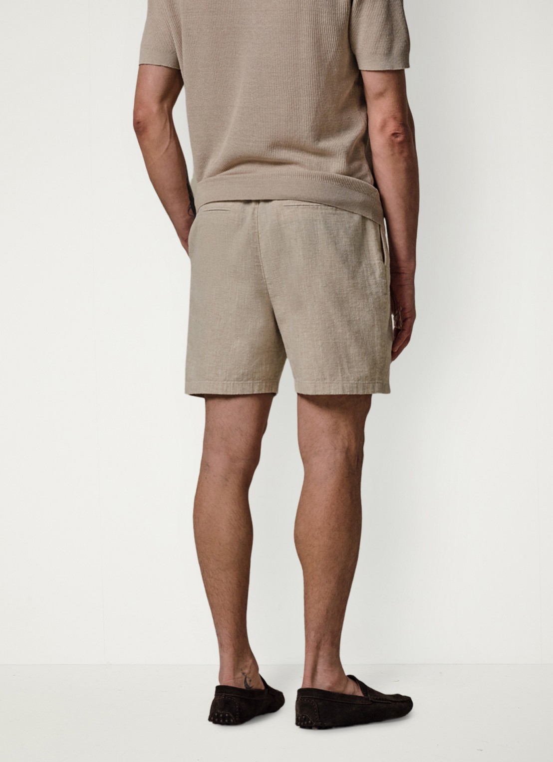 Profuomo Loose fit korte broek in linnenblend - achterkant beige