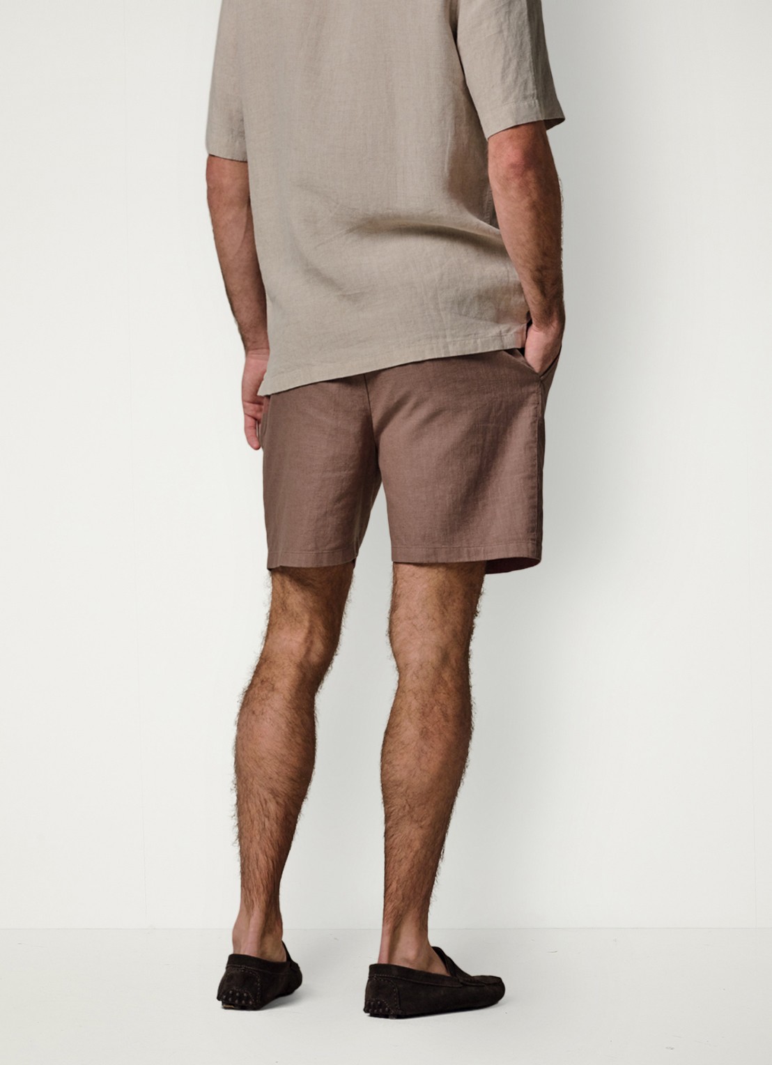 Profuomo Loose fit korte broek in linnenblend - achterkant clay