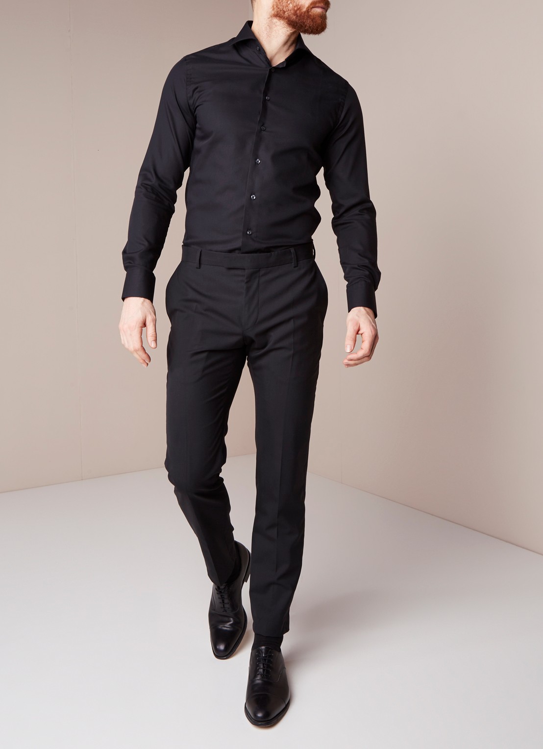 Profuomo Strijkvrij slim fit overhemd met wide spread-kraag - voorkant zwart