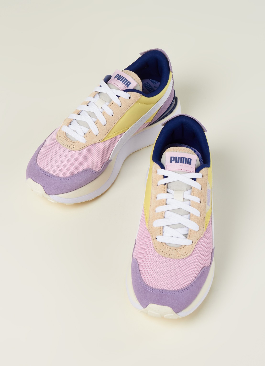 Puma Cruise Rider Silk Road sneaker met suède details - detail roze
