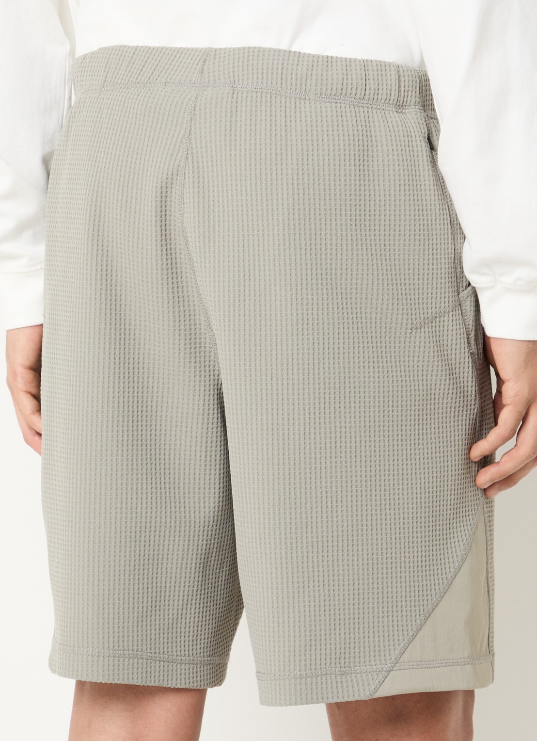 Purple Mountain Observatory Straight fit korte broek met steekzakken - achterkant khaki