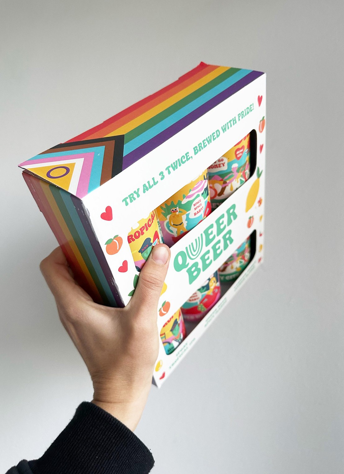 Queer Beer Queer Beer bier in geschenkverpakking 6 x 33 cl - voorkant 2 undefined
