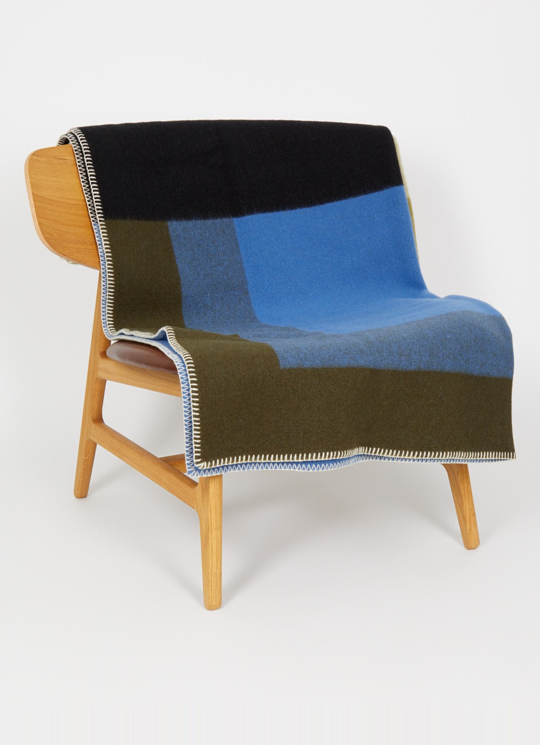 Røros Tweed Bento plaid van scheerwol 135 x 200 cm - voorkant 2 olijfgroen
