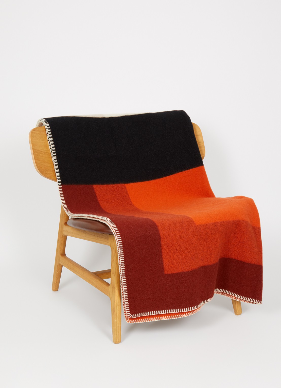 Røros Tweed Bento plaid van scheerwol 135 x 200 cm - voorkant 3 rood