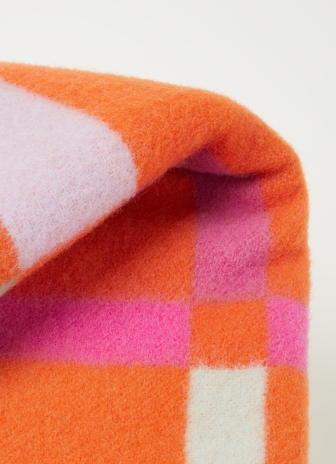 Røros Tweed City plaid van wol 135 x 200 cm - detail orange