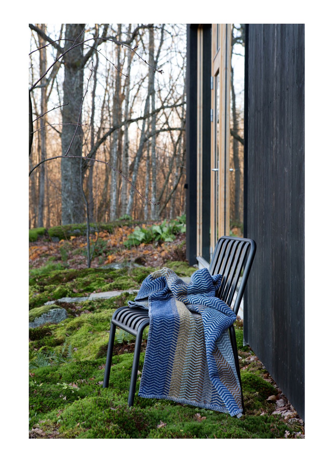 Røros Tweed Fri plaid van lamswol 150 x 200 cm - voorkant 2 donkerblauw