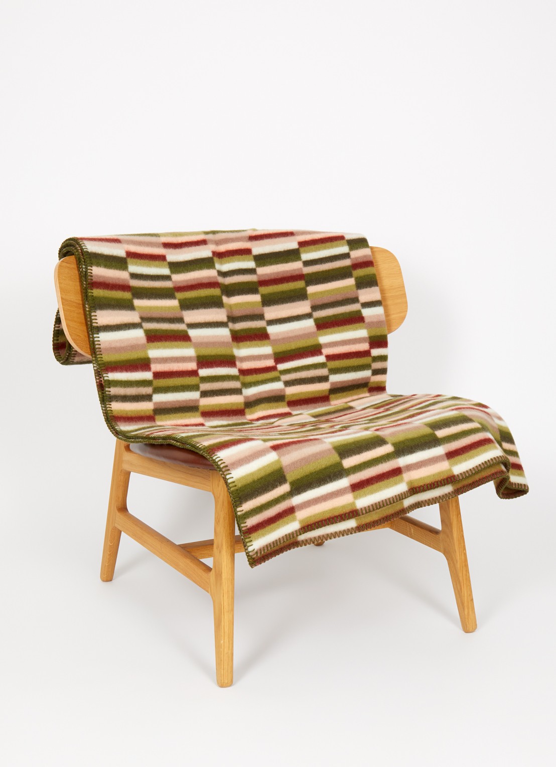 Røros Tweed Ida plaid van scheerwol 135 x 200 cm - voorkant 3 olijfgroen