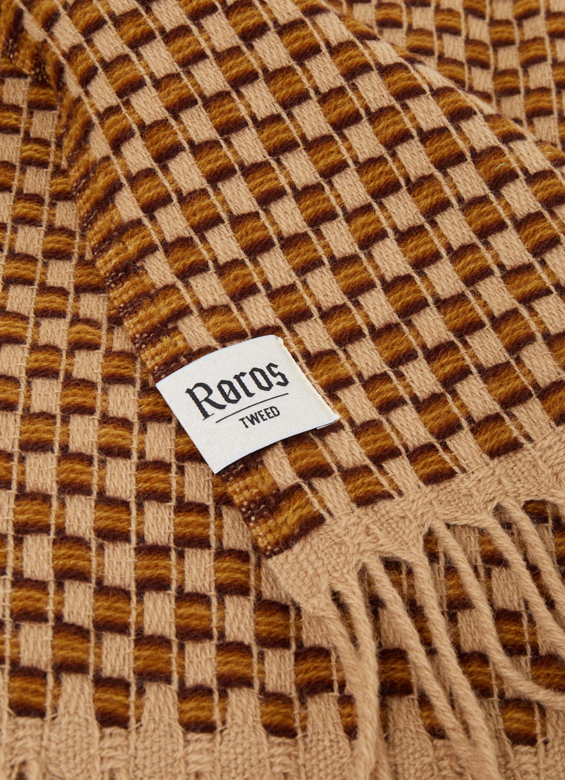 Røros Tweed Isak plaid van Noorse lamswol 150 x 210 cm - detail okergeel