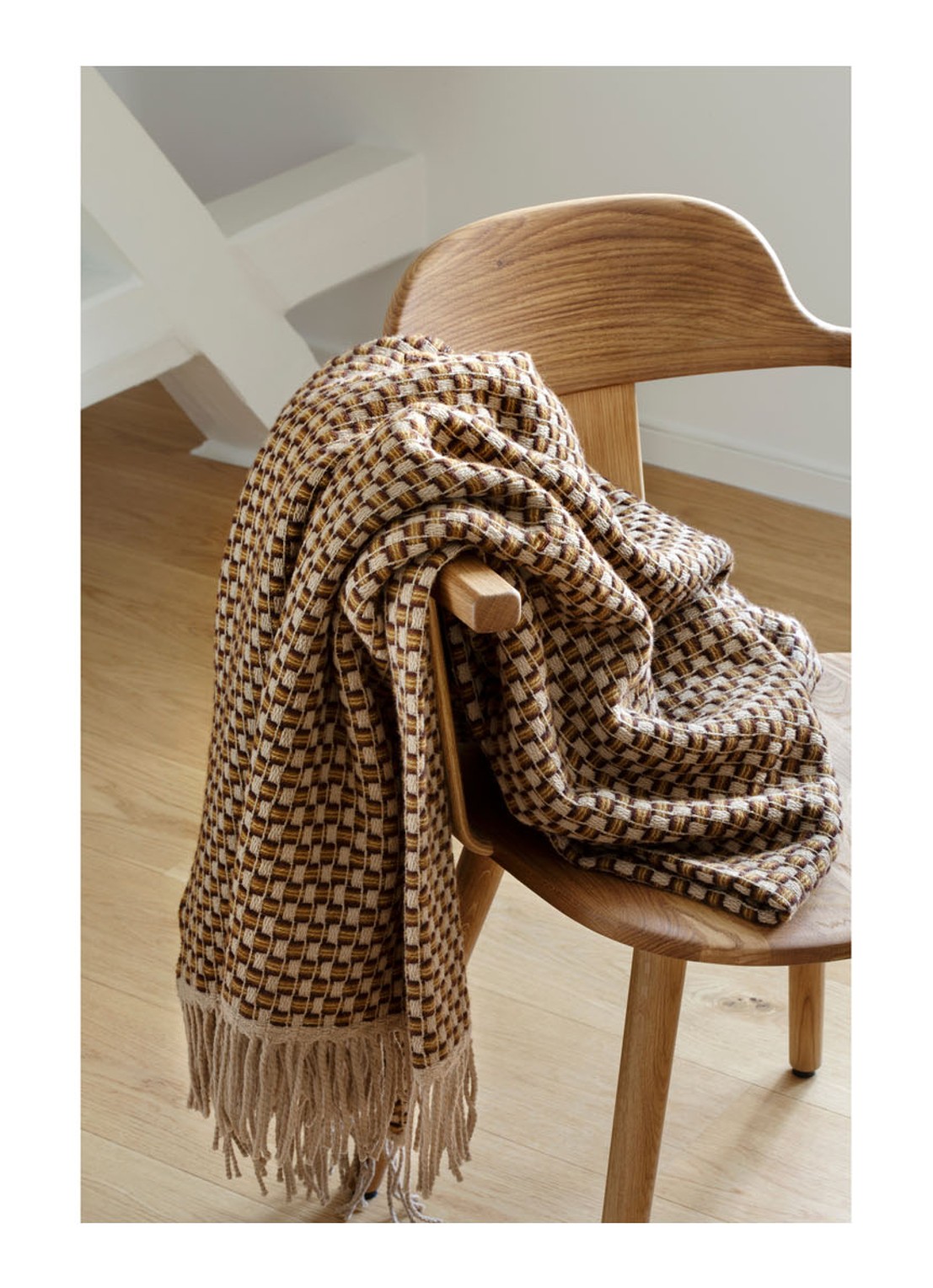 Røros Tweed Isak plaid van Noorse lamswol 150 x 210 cm - voorkant 5 okergeel