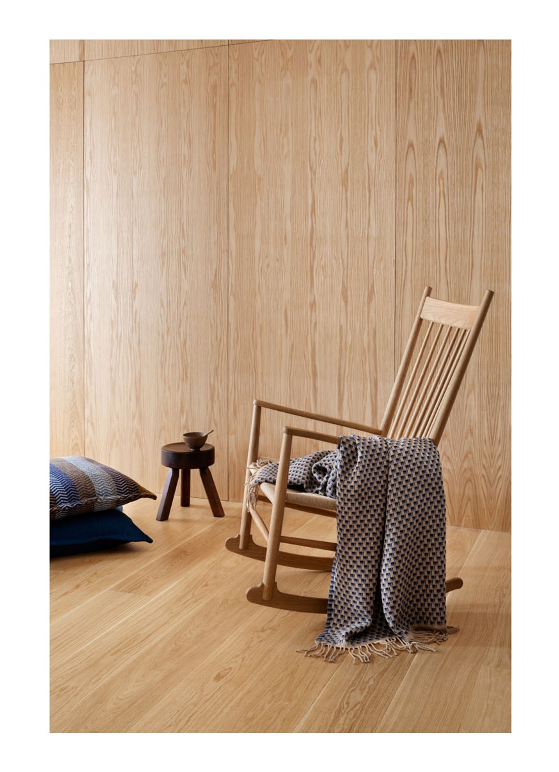 Røros Tweed Isak plaid van wol 150 x 210 cm - voorkant 2 staalblauw