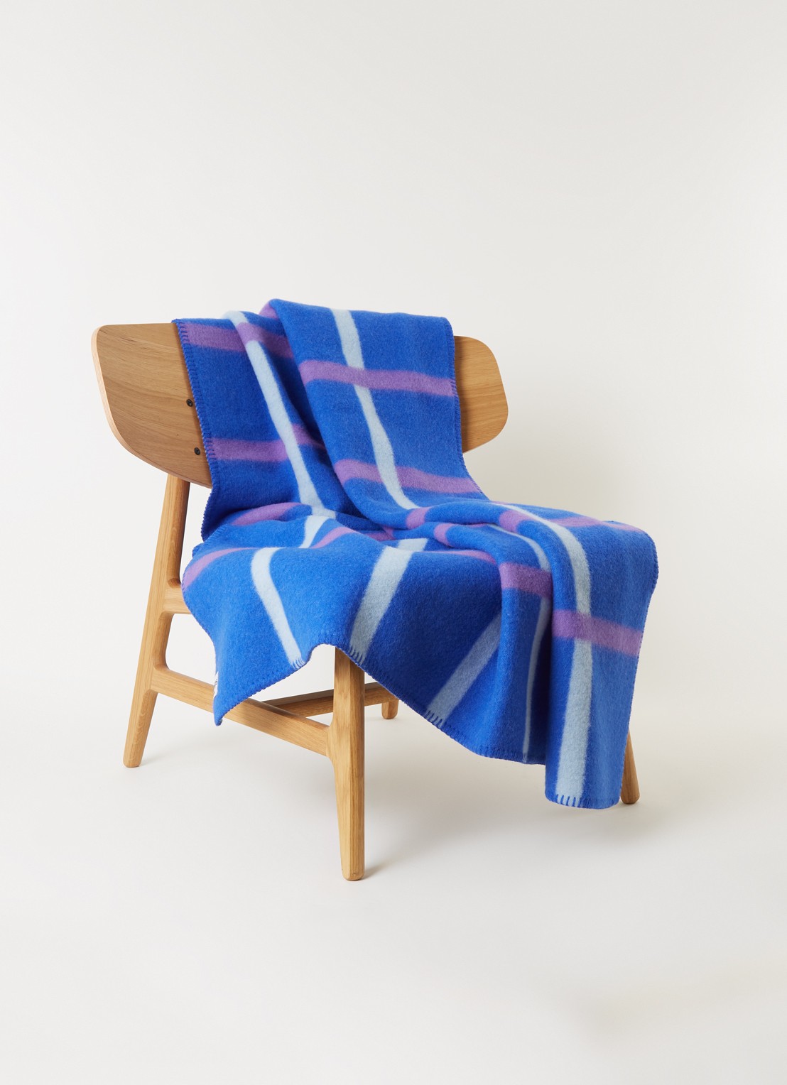 Røros Tweed Knut plaid van lamswol 200 x 135 cm - voorkant 3 kobaltblauw