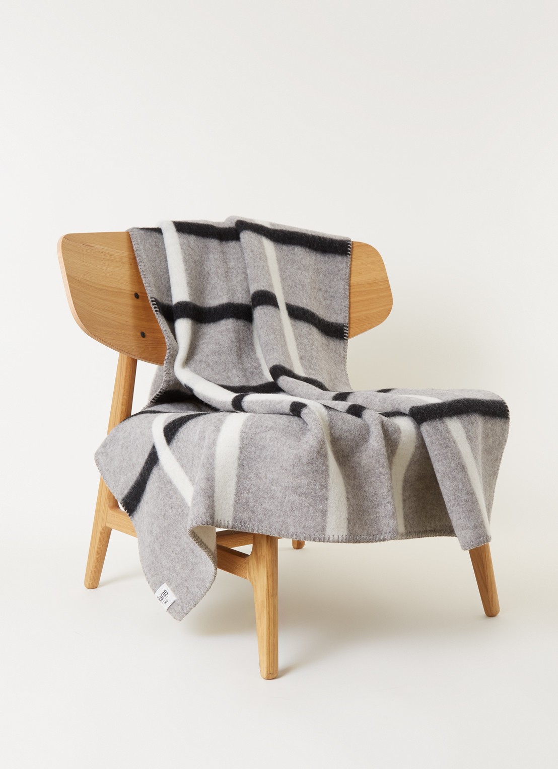 Røros Tweed Knut plaid van lamswol 200 x 135 cm - voorkant 2 lichtgrijs