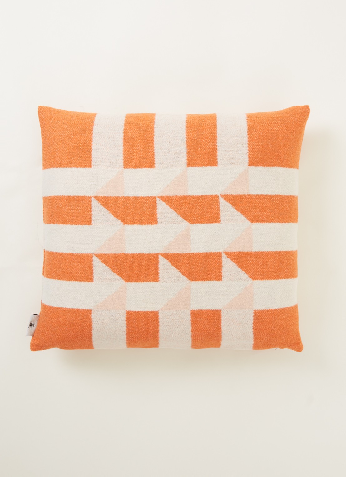 Røros Tweed Kvam sierkussen 50 x 50 cm - detail 3 orange