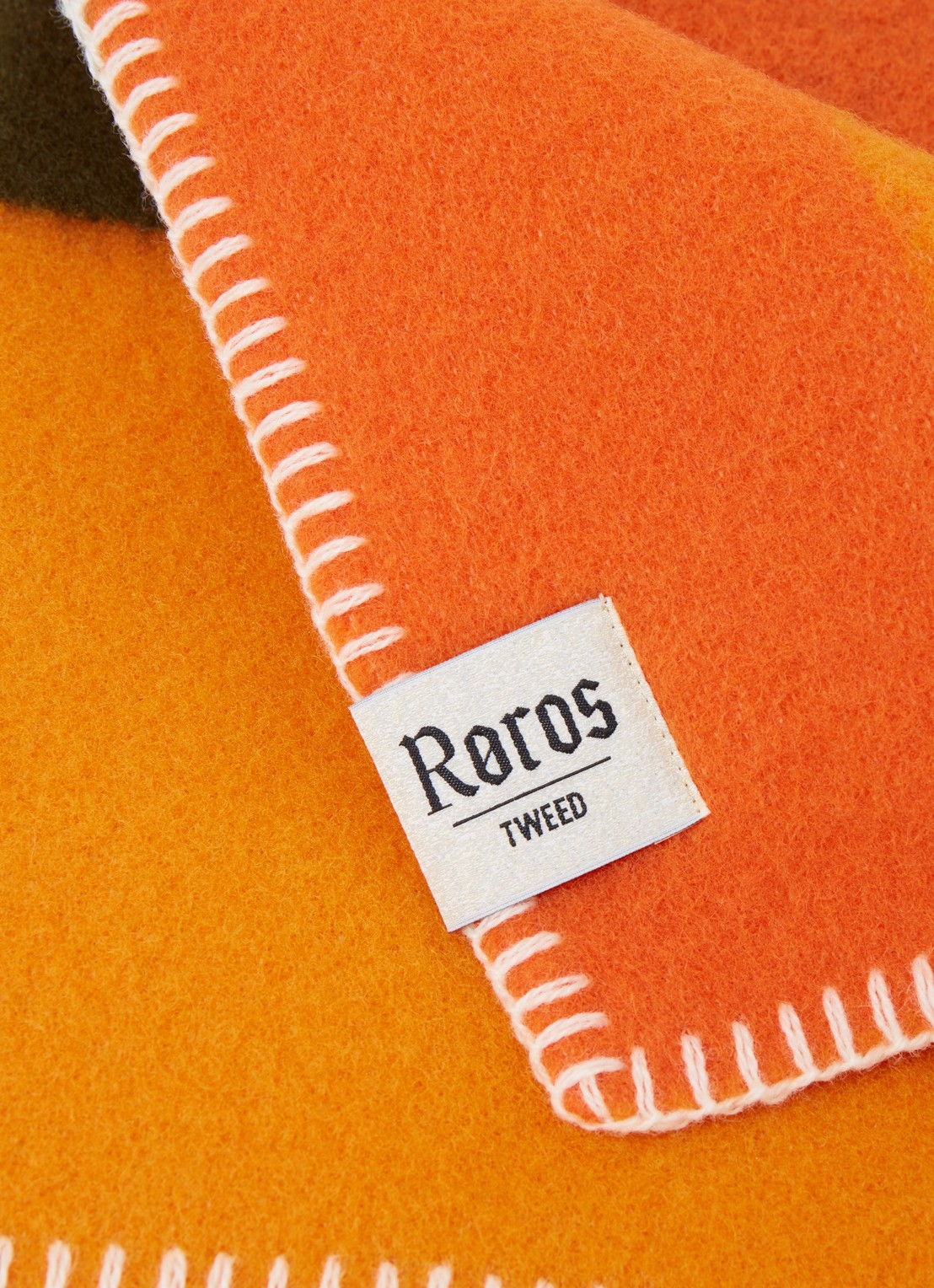 Røros Tweed Mikkel plaid van wol 135 x 200 cm - detail 3 orange