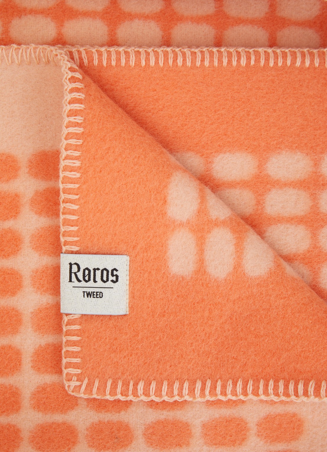 Røros Tweed Palette plaid van scheerwol 135 x 200 cm - detail koraalroze