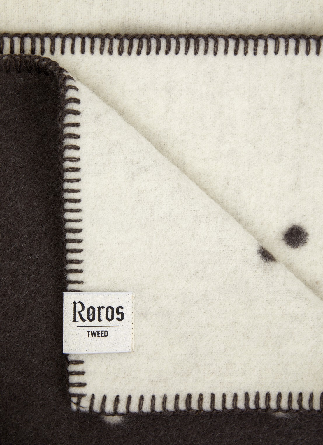 Røros Tweed Pastille plaid van scheerwol 135 x 200 cm - detail zwart
