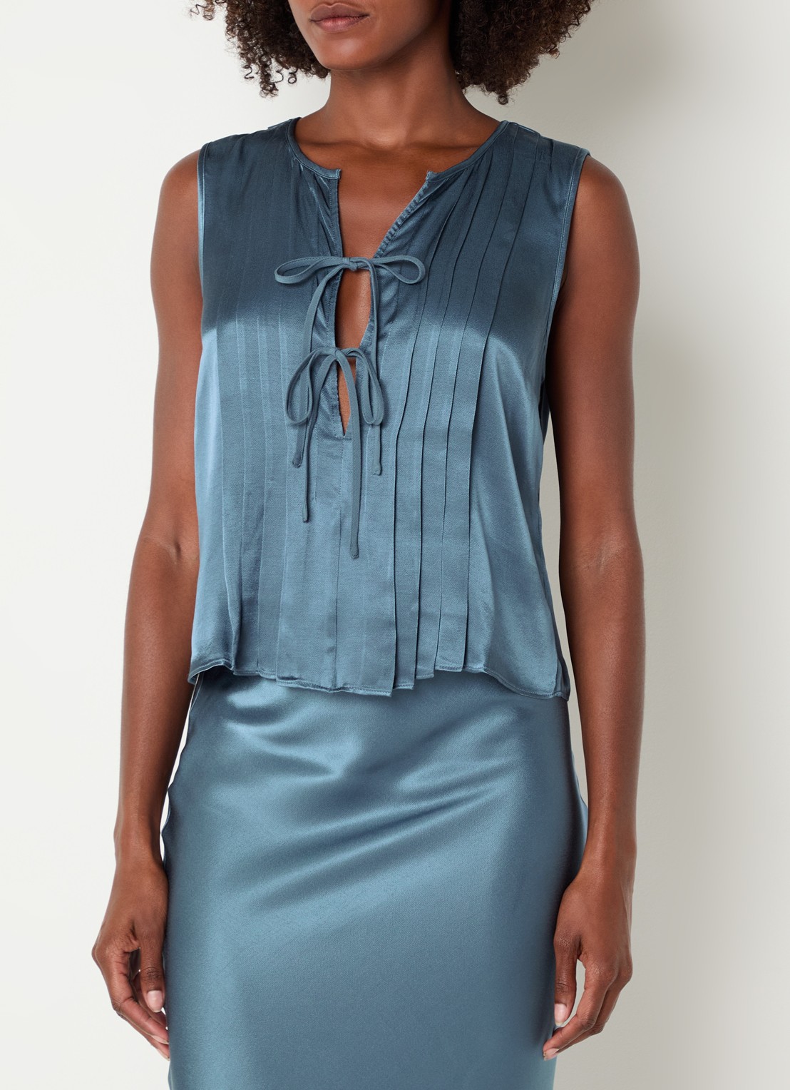 Rails Aja top van satijn - detail 2 staalblauw