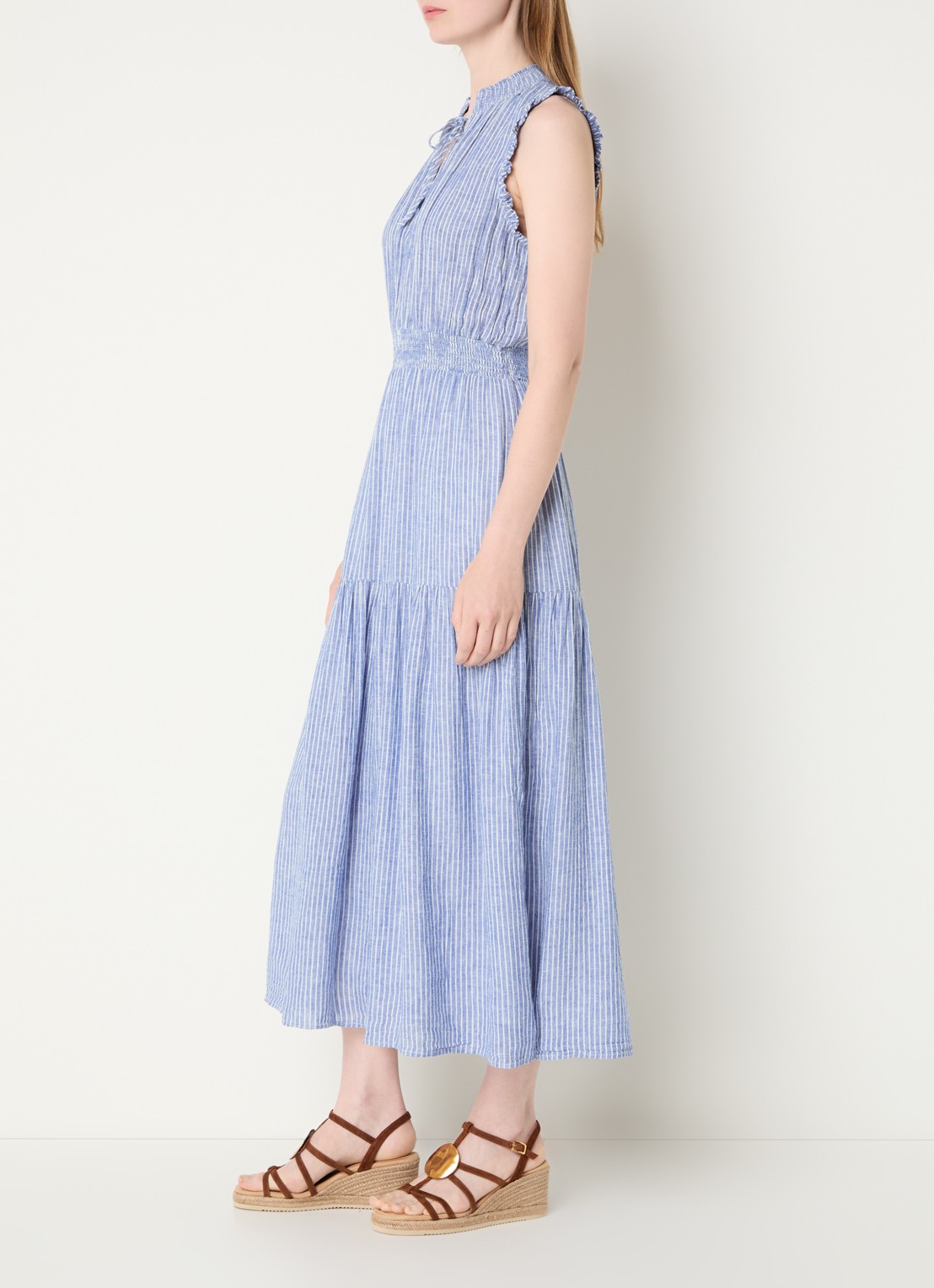 Rails Alessi mouwloze maxi jurk in linnenblend met volant - voorkant 4 lichtblauw