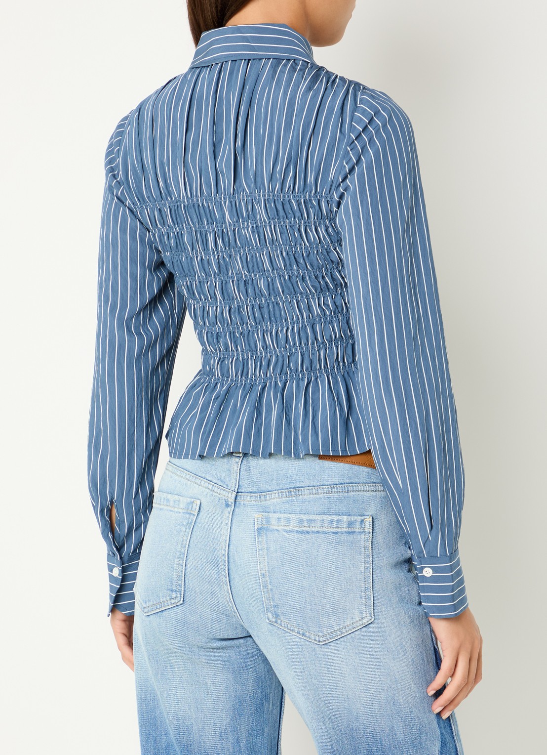 Rails Bradshaw blouse met smockwerk en streepprint - achterkant blauw