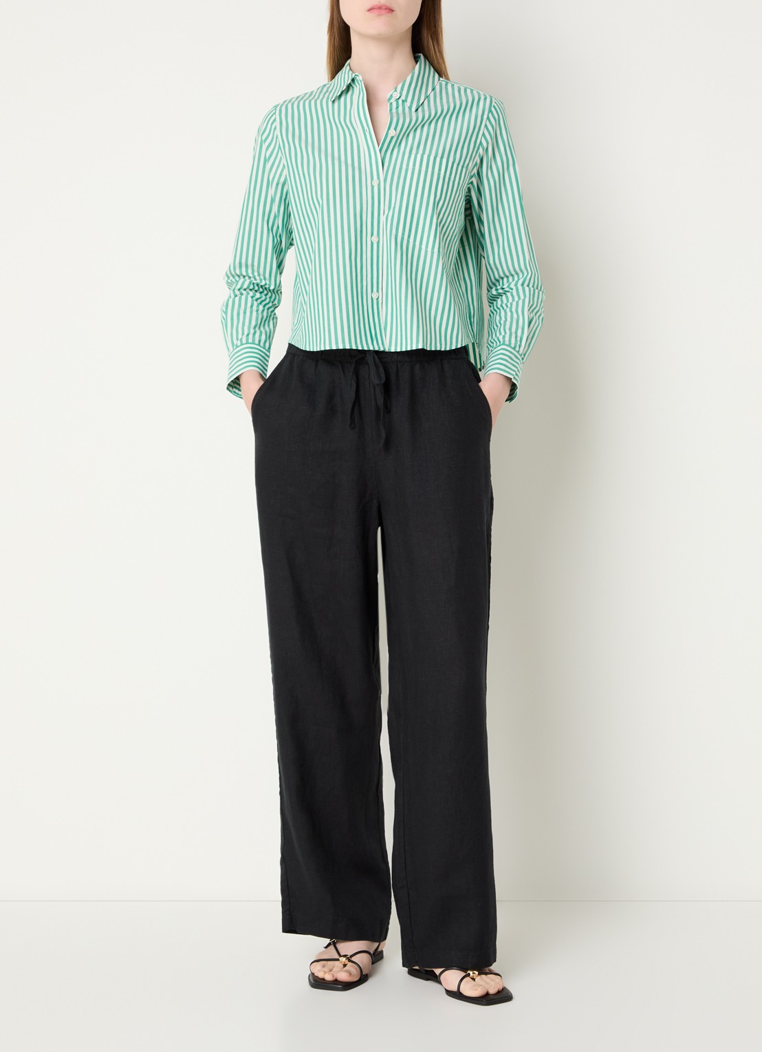 Rails Emmie high waist straight fit broek van linnen met steekzakken - voorkant 2 zwart