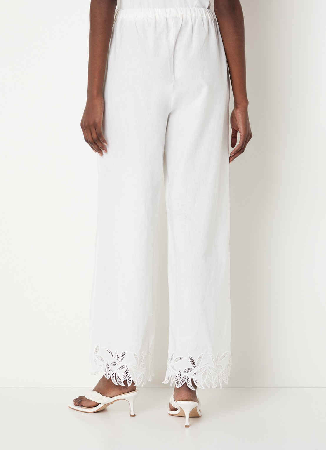 Rails Emmie mid waist loose fit broek met steekzakken en broderie - achterkant 2 gebroken wit