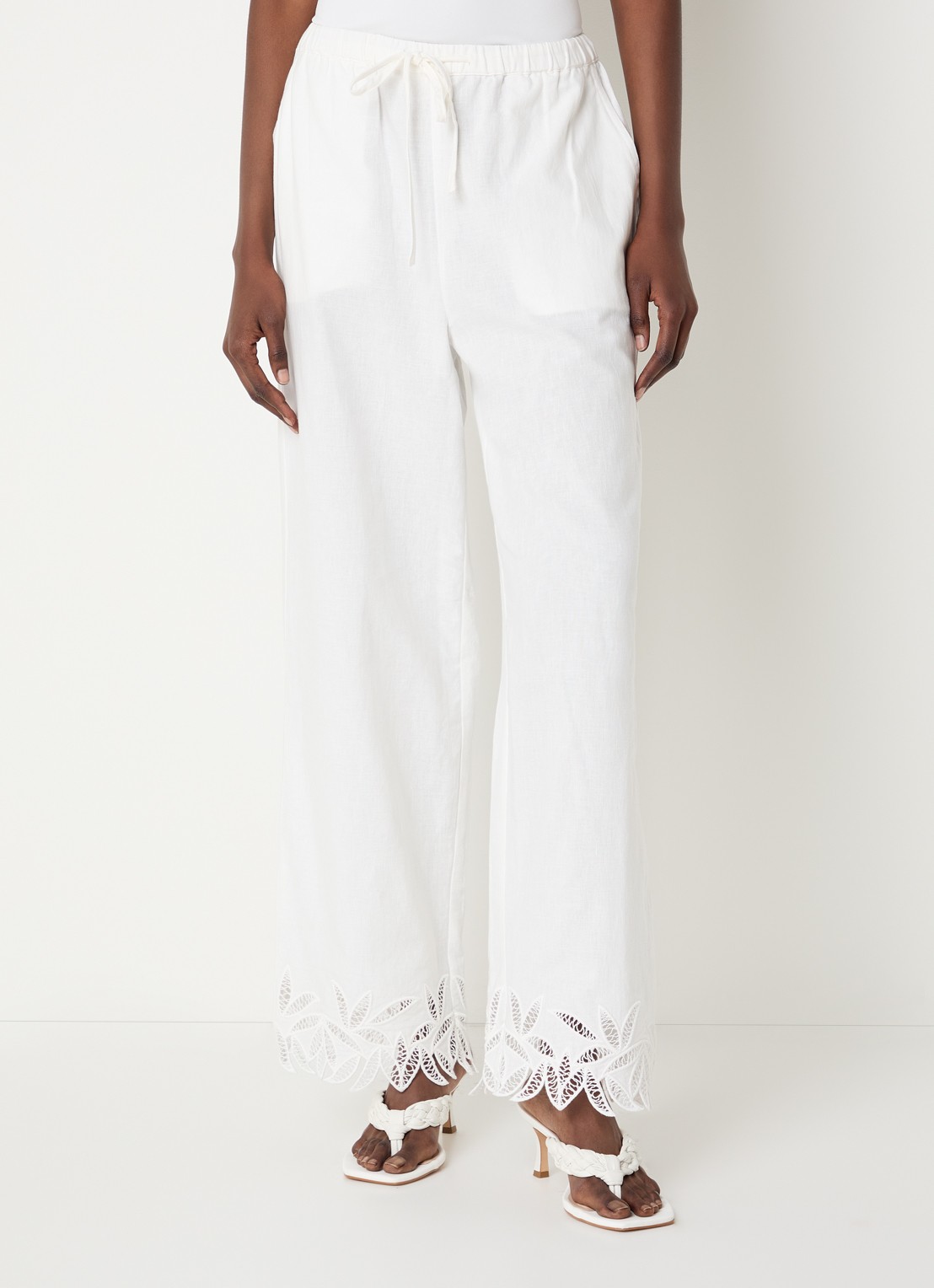 Rails Emmie mid waist loose fit broek met steekzakken en broderie - detail gebroken wit