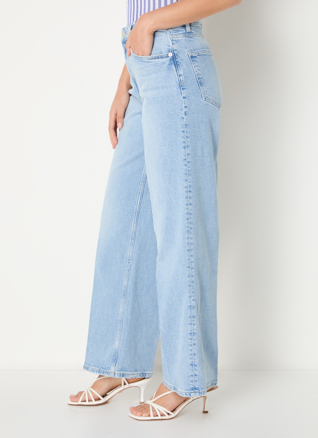 Rails Getty high waist loose fit jeans met lichte wassing - detail 4 lichtblauw