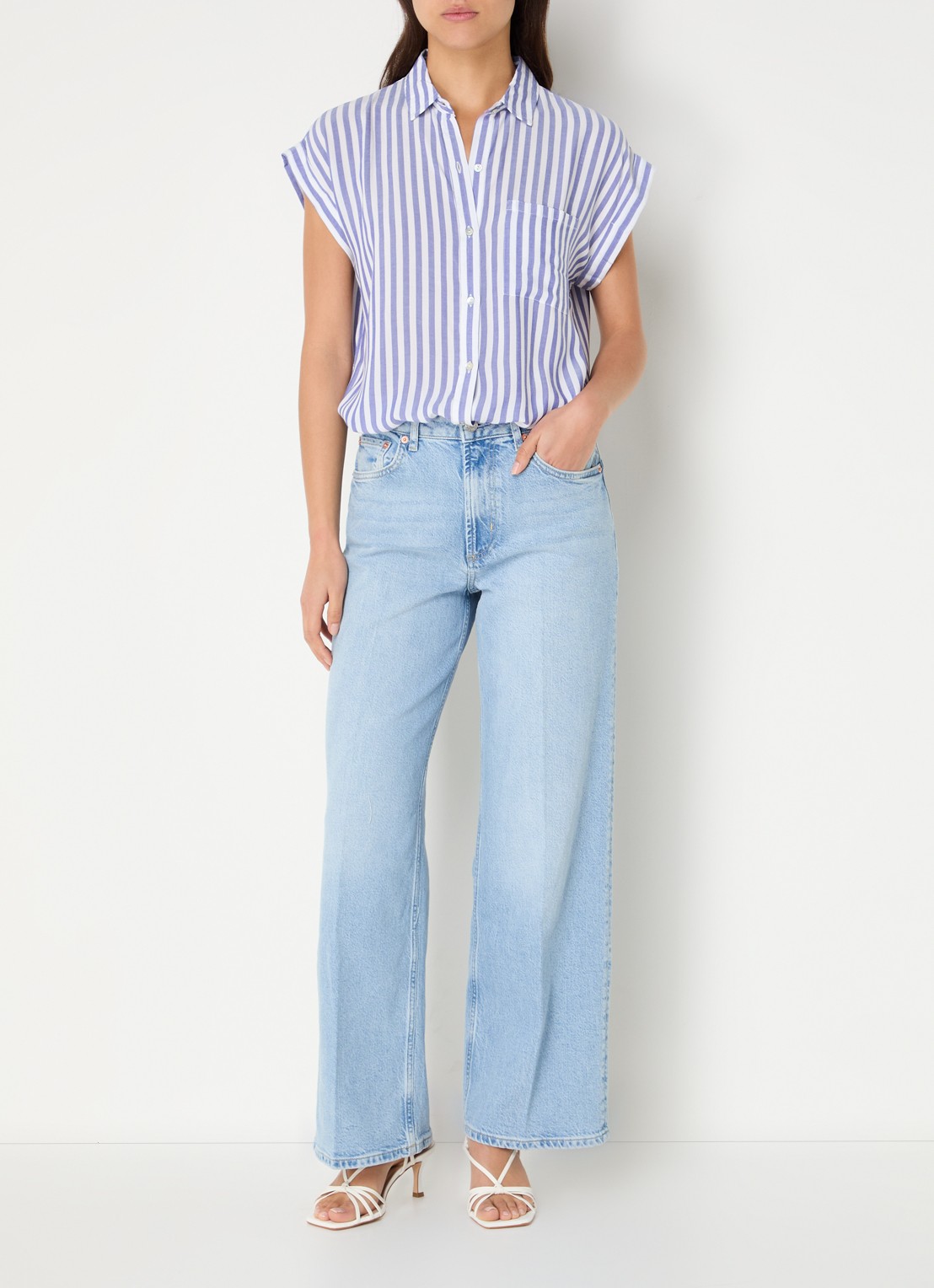 Rails Getty high waist loose fit jeans met lichte wassing - voorkant 2 lichtblauw