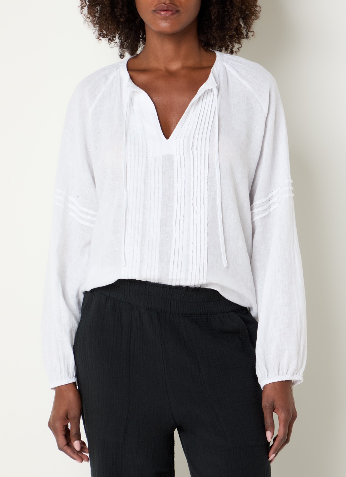 Rails Naples blouse in linnenblend met V-hals - detail 4 wit