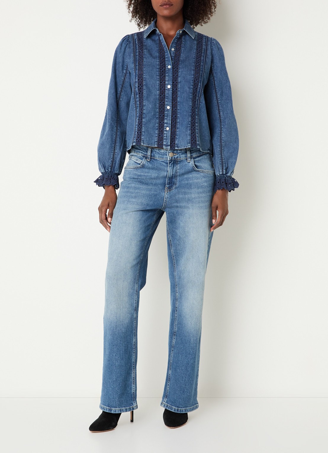 Rails Rowen blouses van denim met opengewerkt dessin - voorkant 3 blauw