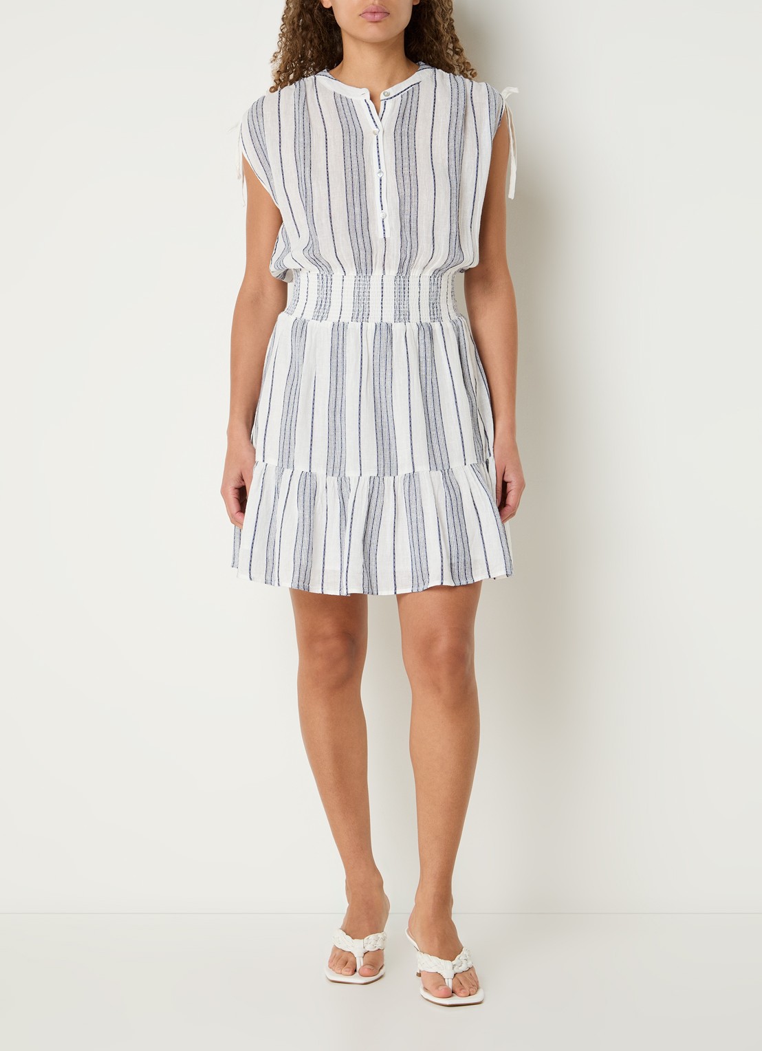 Rails Samina mini tuniekjurk met smockwerk - voorkant 3 wit