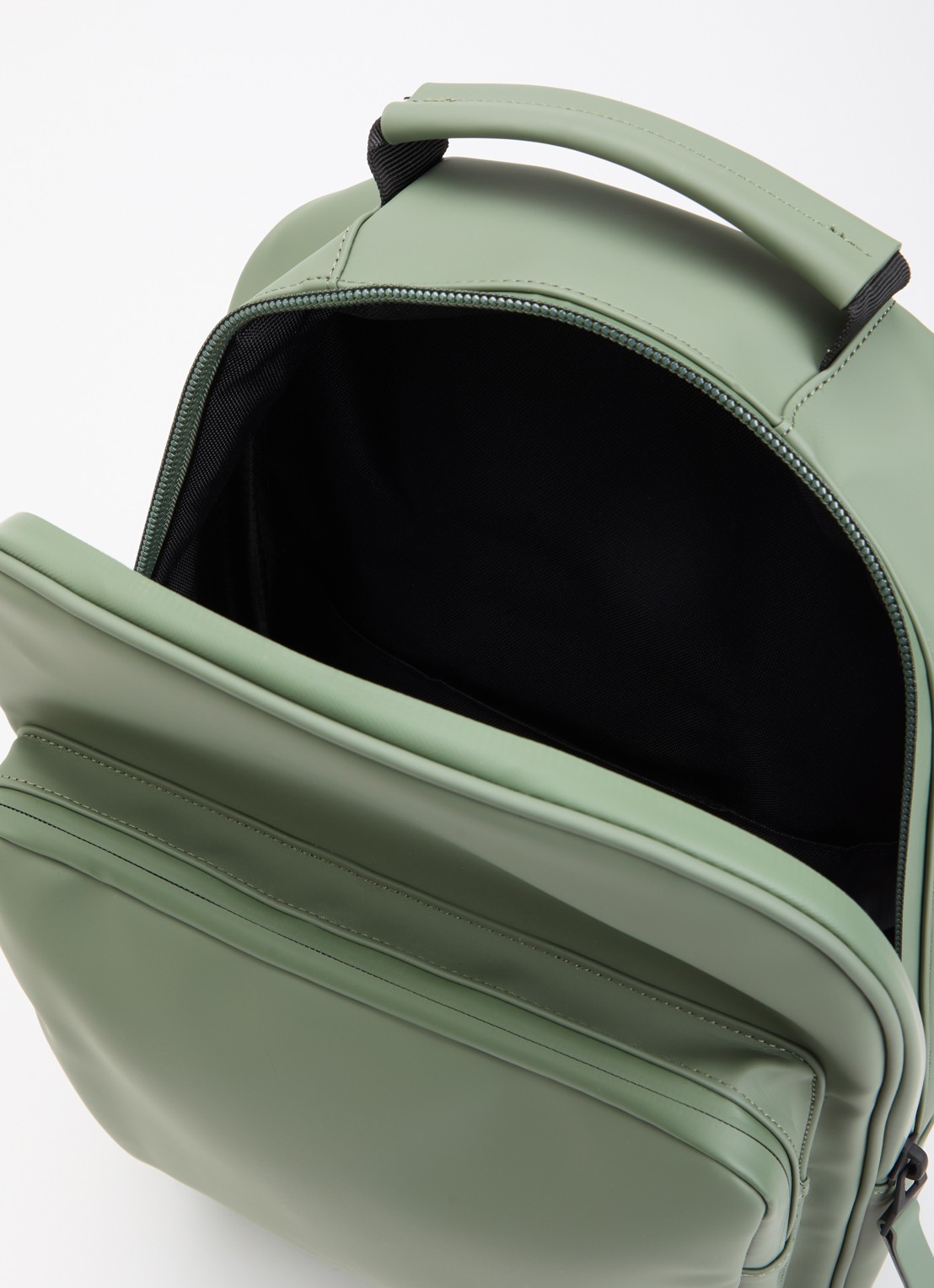 Rains Book Daypack W3 Large rugzak met 16 inch laptopvak en waterafstotende coating   - detail 3 olijfgroen