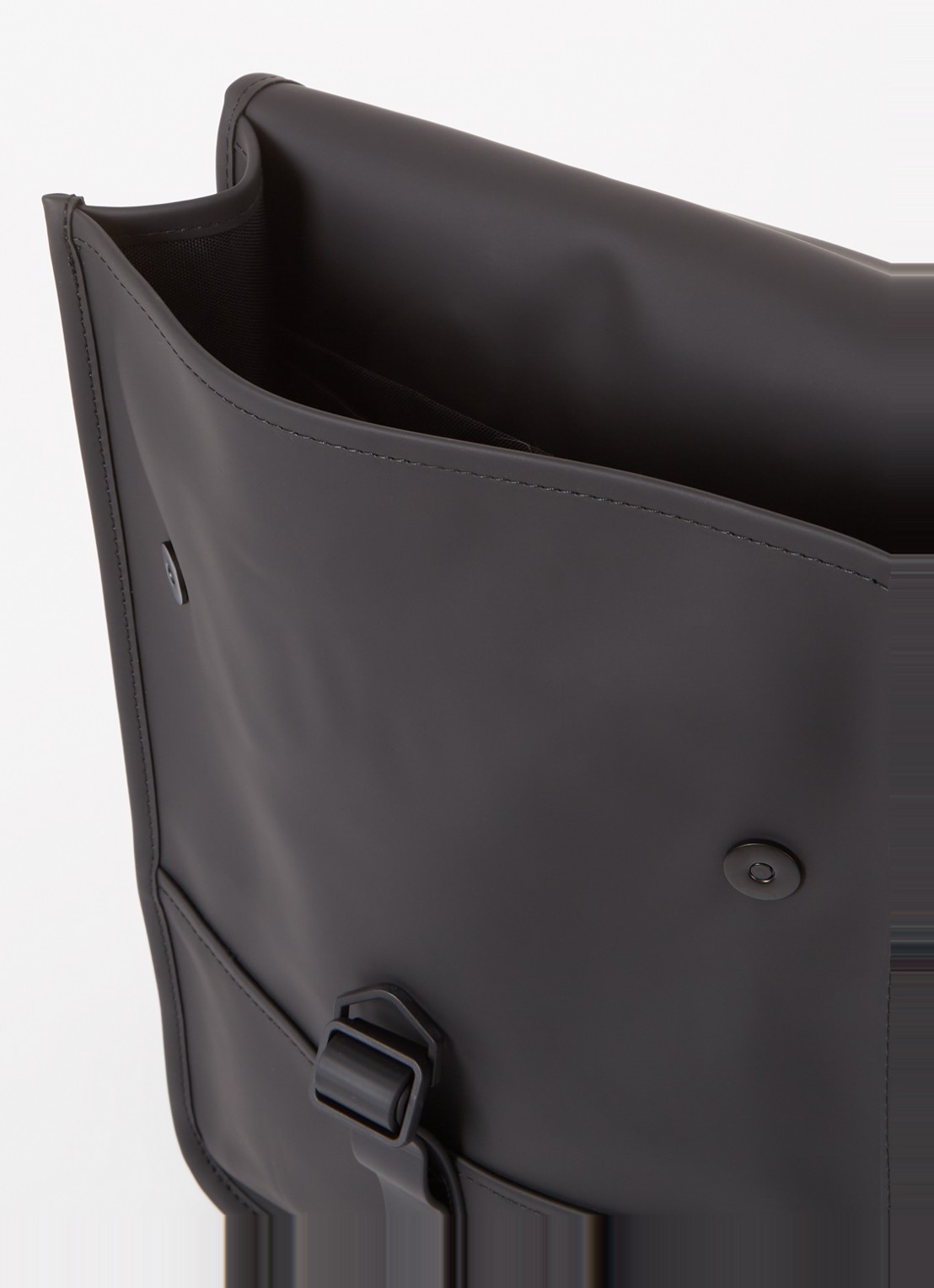 Rains Mini W3 rugzak met 15 inch laptopvak en waterafstotende coating - detail 2 zwart