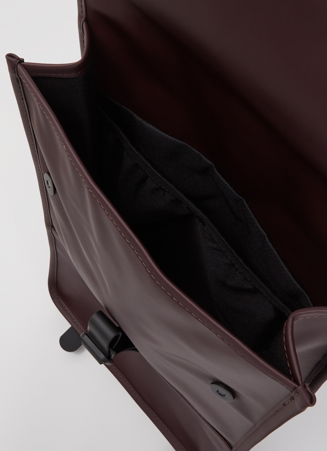 Rains Mini W3 rugzak met 15 inch laptopvak en waterafstotende coating - detail 3 bordeauxrood