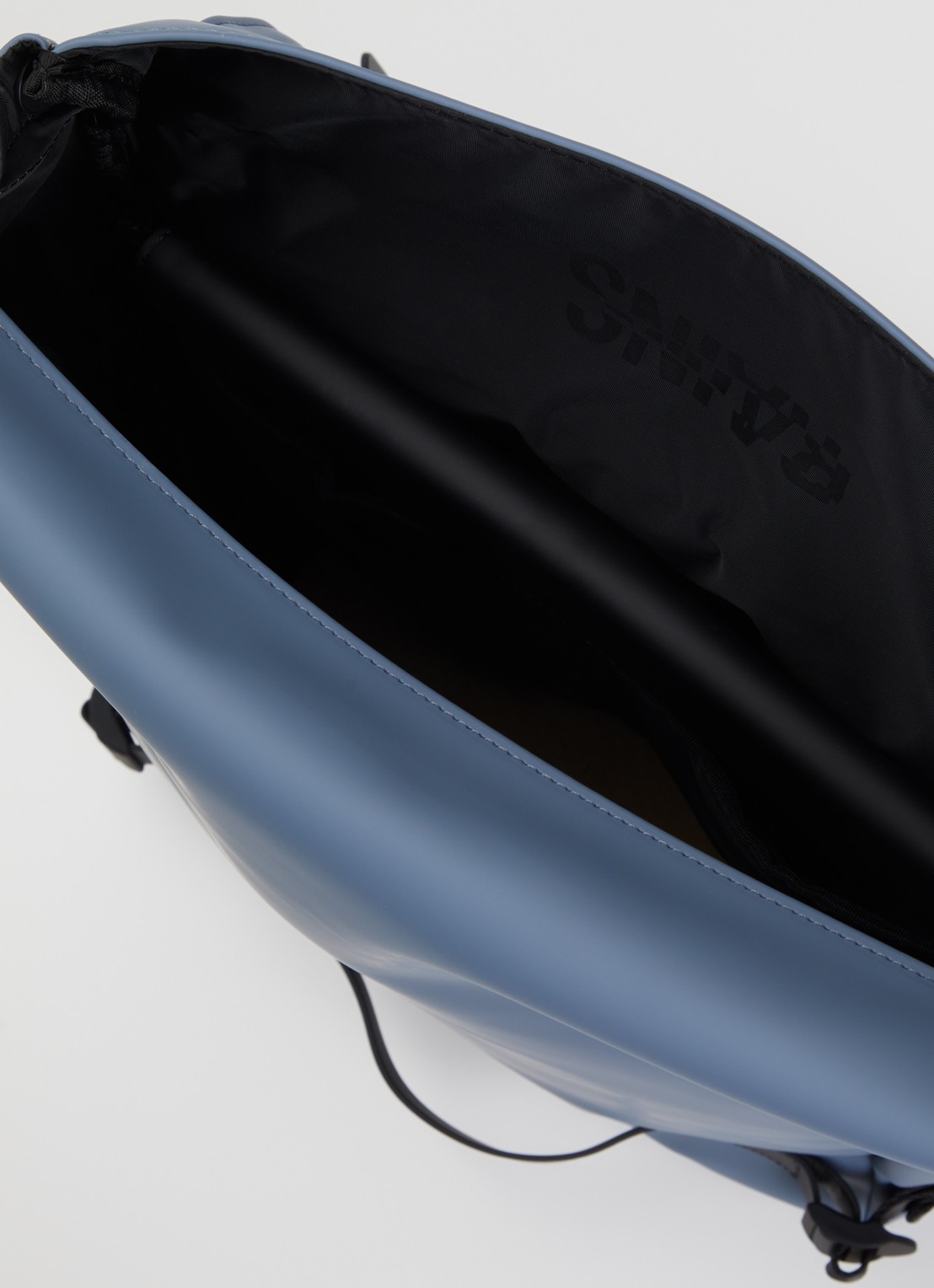 Rains OTG rugzak met waterafstotende coating - detail blauw